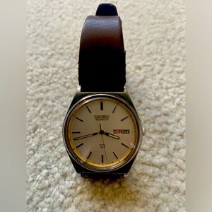 Seiko 8123-7239 analog quartz men’s watch